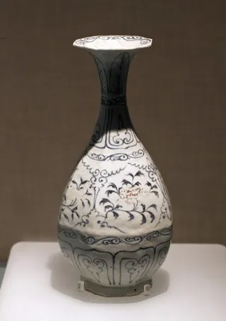 青花釉里红花卉纹八棱形玉壶春瓶