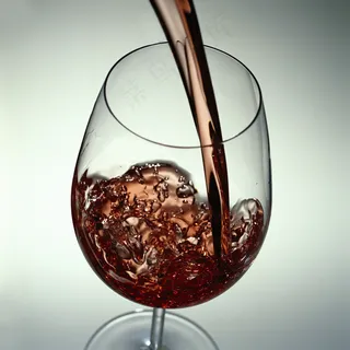 流动的红酒图片