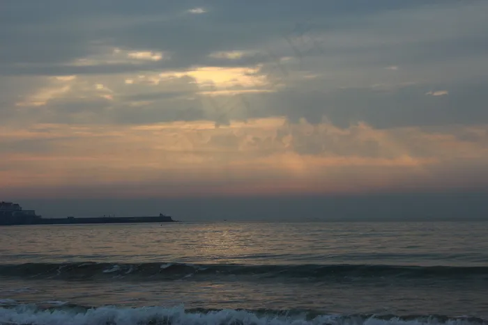 海边日出图片