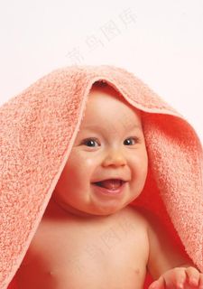 头盖毛巾的婴儿图片