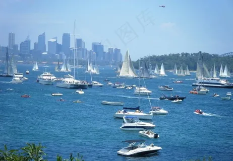 密歇根湖上游艇图片