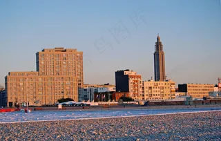 法国 勒阿弗尔 冬日的海滩图片