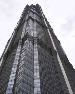 上海 428米高度的金贸大厦图片