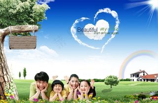 草地上幸福一家图片素材（psd分层）