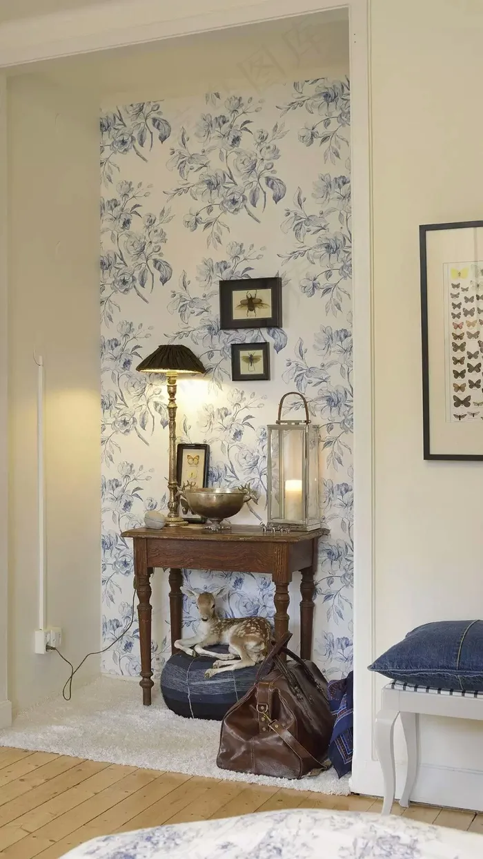 卧室台灯高清摄影图片