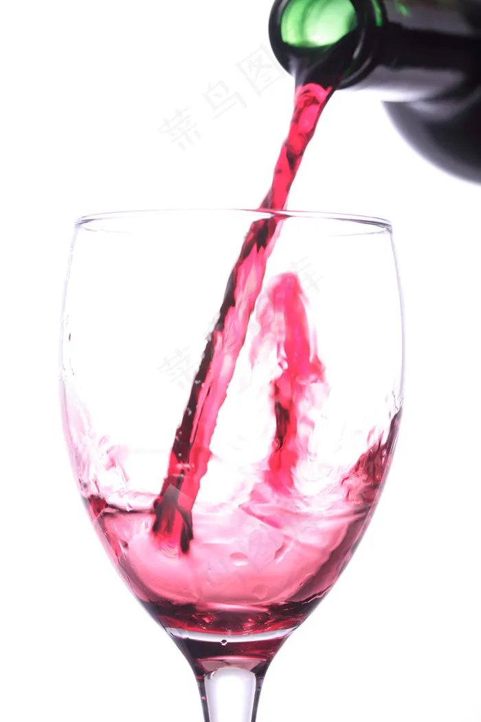 倒红酒图片