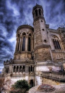 欧式尖塔城堡图片