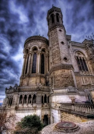 欧式尖塔城堡图片