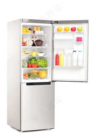 冰箱里的新鲜水果蔬菜