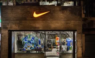 nike足球专营店图片