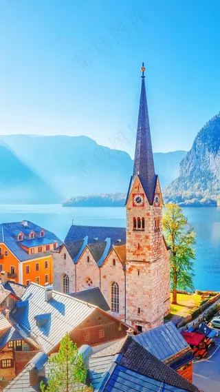 阳光照射下的外国建筑风光钟楼高清摄影图片