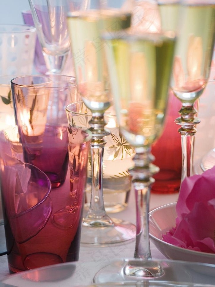 餐桌玻璃杯图片