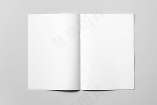 展开的空白画册样机