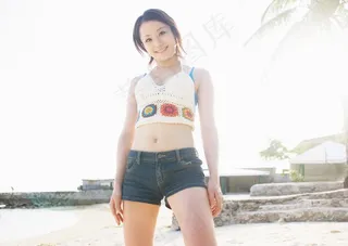 海滩女人图片