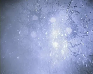 玻璃击碎视频素材