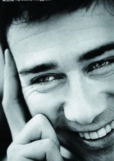 人物面部表情特写图片