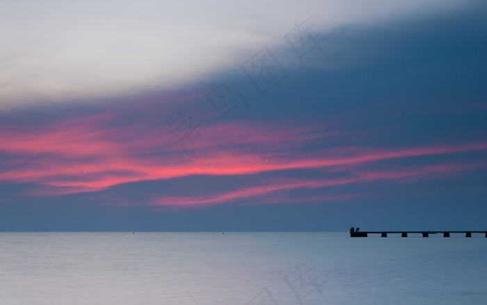 夕阳海港图片