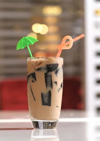 烧仙草奶茶图片
