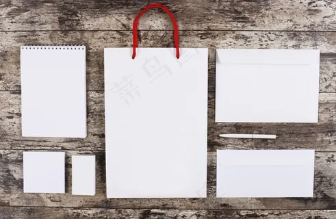 木板上的空白VI