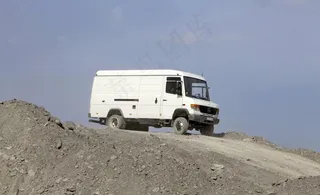 奔驰厢式货车图片