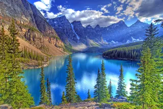 美丽湖泊山峰风景摄影