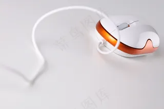白色时尚鼠标