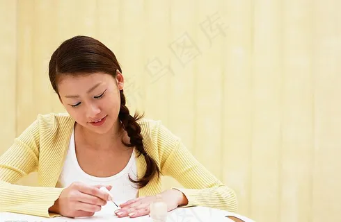 美女美甲中图片 美女美甲中图片
