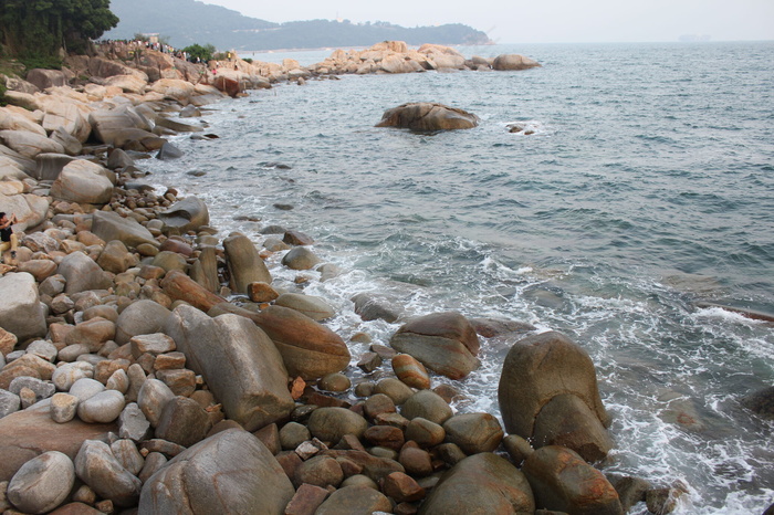 海边岩滩图片