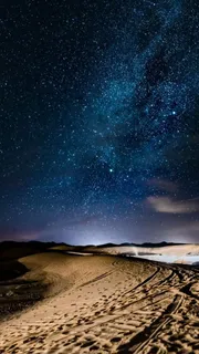 星空下的沙漠高清摄影图片 星空下的沙漠高清摄影图片