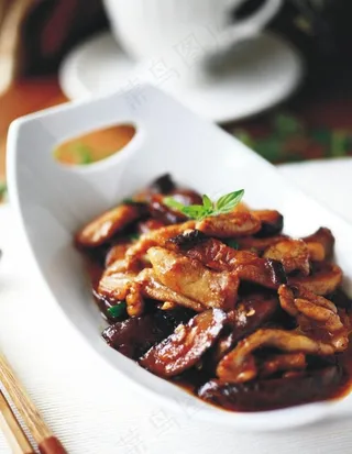白花菇炒肉图片
