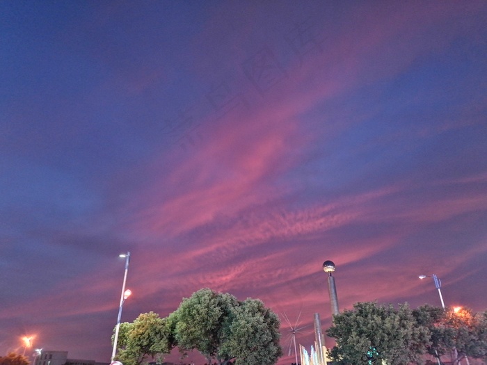 温柔的粉色晚霞