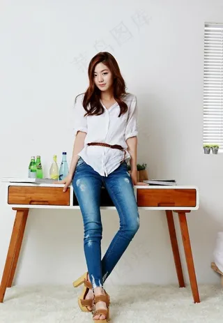 居家女人图片