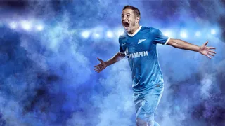 足球俱乐部队服图片