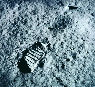 月球上的脚印图片