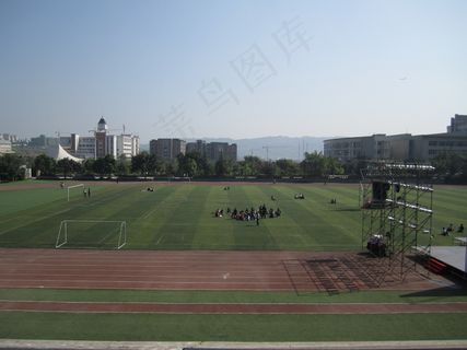 大学操场图片