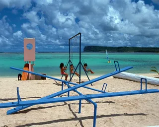 海滩游乐儿童图片