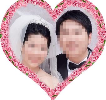 玫瑰花边桃心图片 玫瑰花边桃心图片