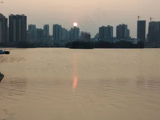 城市的落日