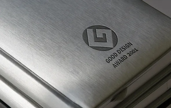 拉丝银logo样机psd模版下载