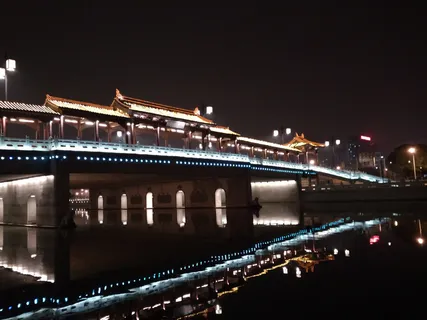 苏州桥在水中的倒影