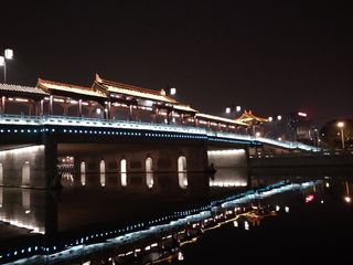 苏州桥在水中的倒影