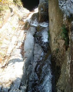 婺源的百米瀑布图片