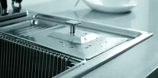 水槽细节 不锈钢 龙头 厨房图片