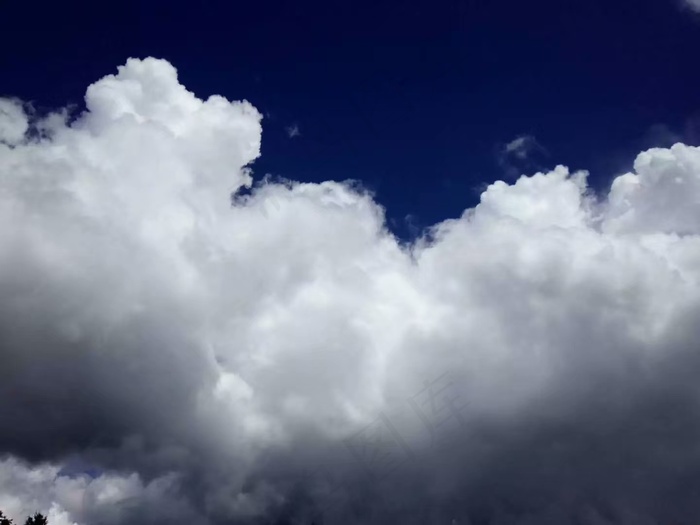 天空白云摄影图