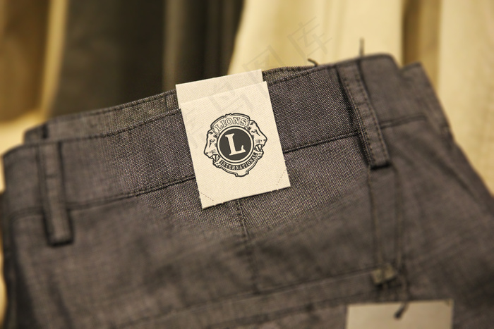 牛仔裤logo样机psd模版下载