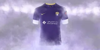 足球俱乐部队服图片