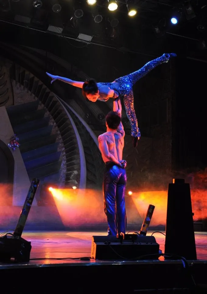 杂技表演图片 杂技表演图片