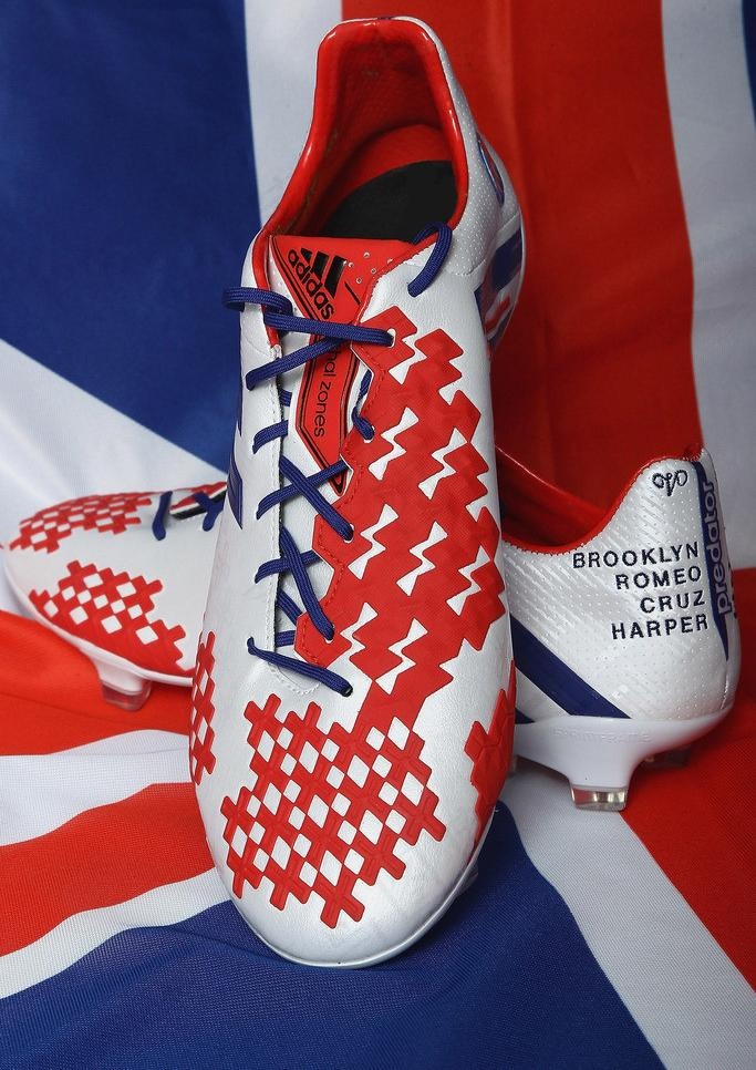 贝克汉姆足球鞋图片