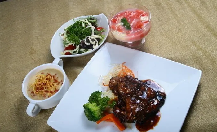 西式套餐秘制鸡扒图片