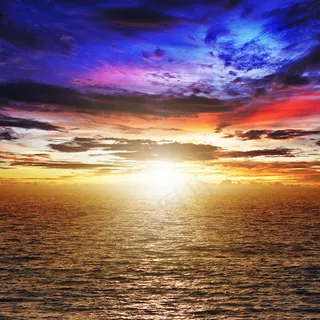 夕阳海边美景图片